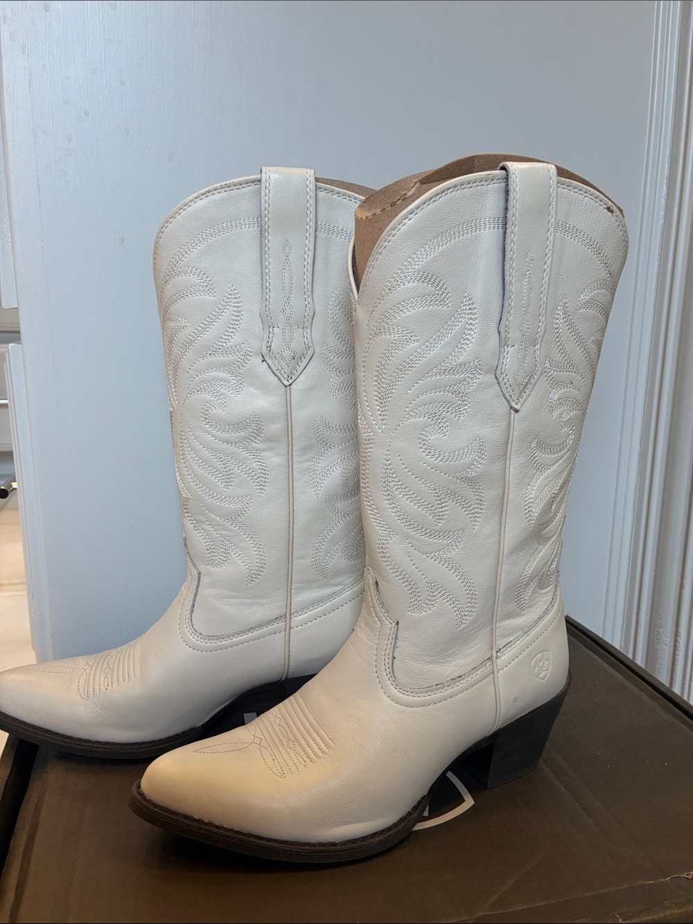 Ariat White Leather Western Cowboy Boots